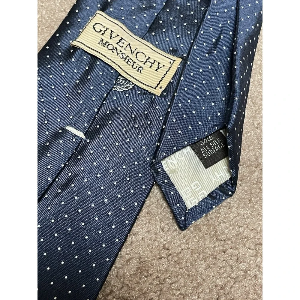 Givenchy Monsieur Rare Grove Worldwide Manufacturing Cranes Blue Tie Silk‎
